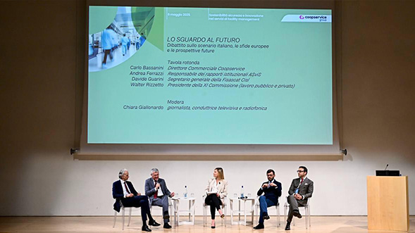 foto dei relatori della tavola rotonda