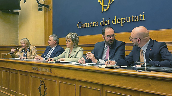 conferenza camera dei deputati, relatori al tavolo